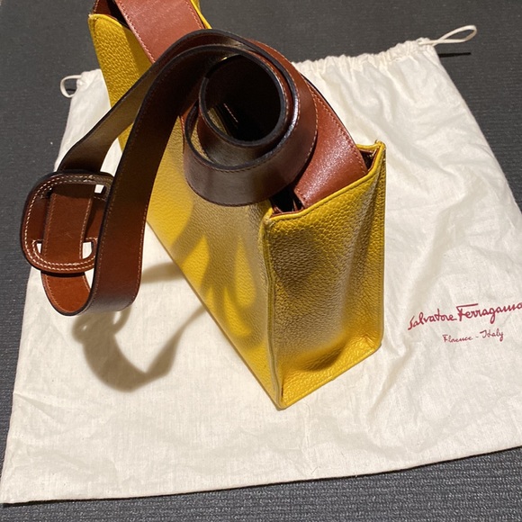 Salvatore Ferragamo handbag - Picture 2 of 10